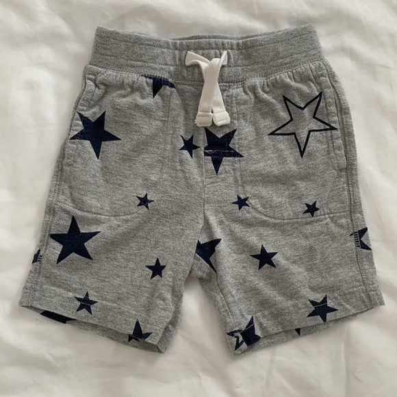 GAP bundle - Size 2 YR - 4 Shirts + 3 Shorts - Picture 10 of 15